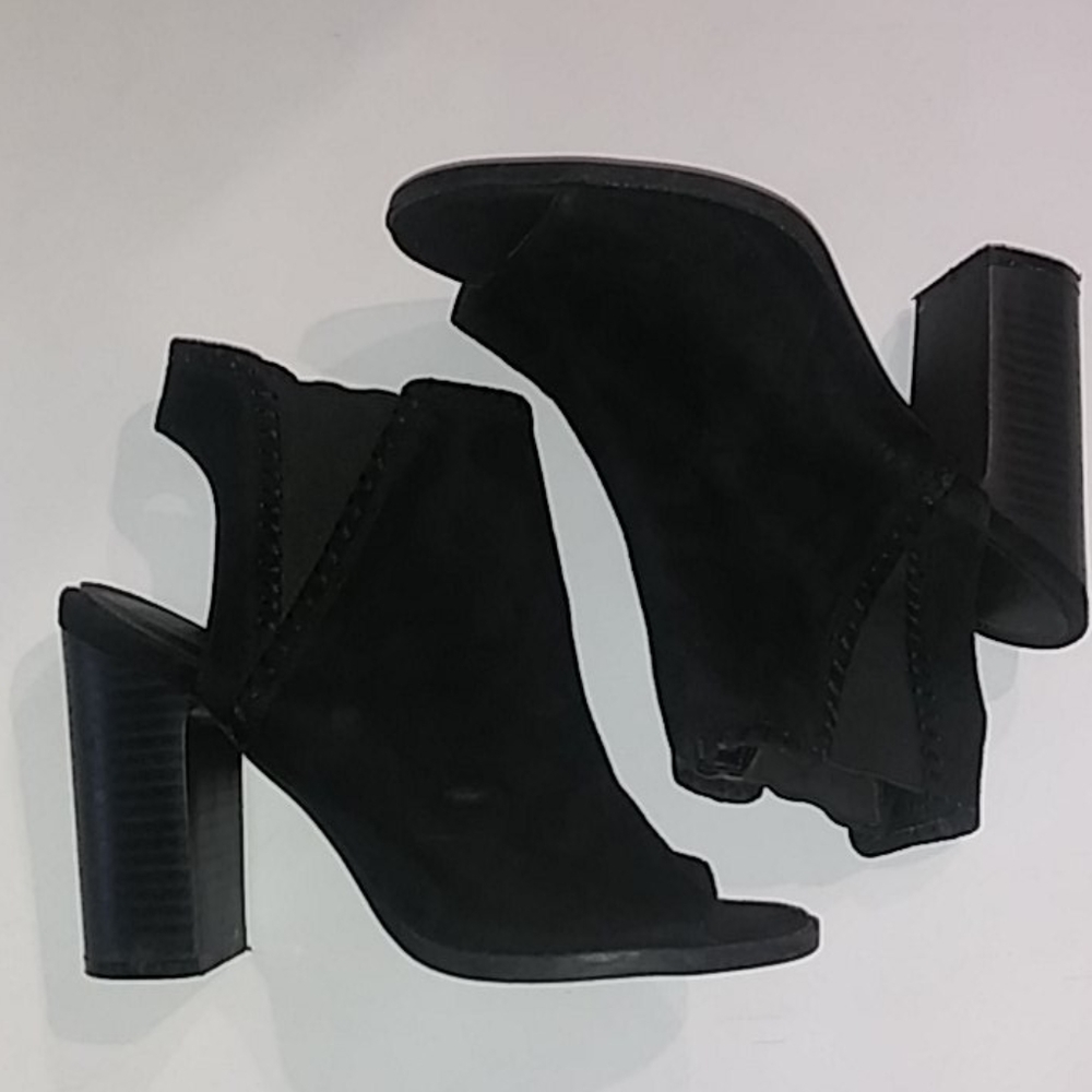 Peep toe heels